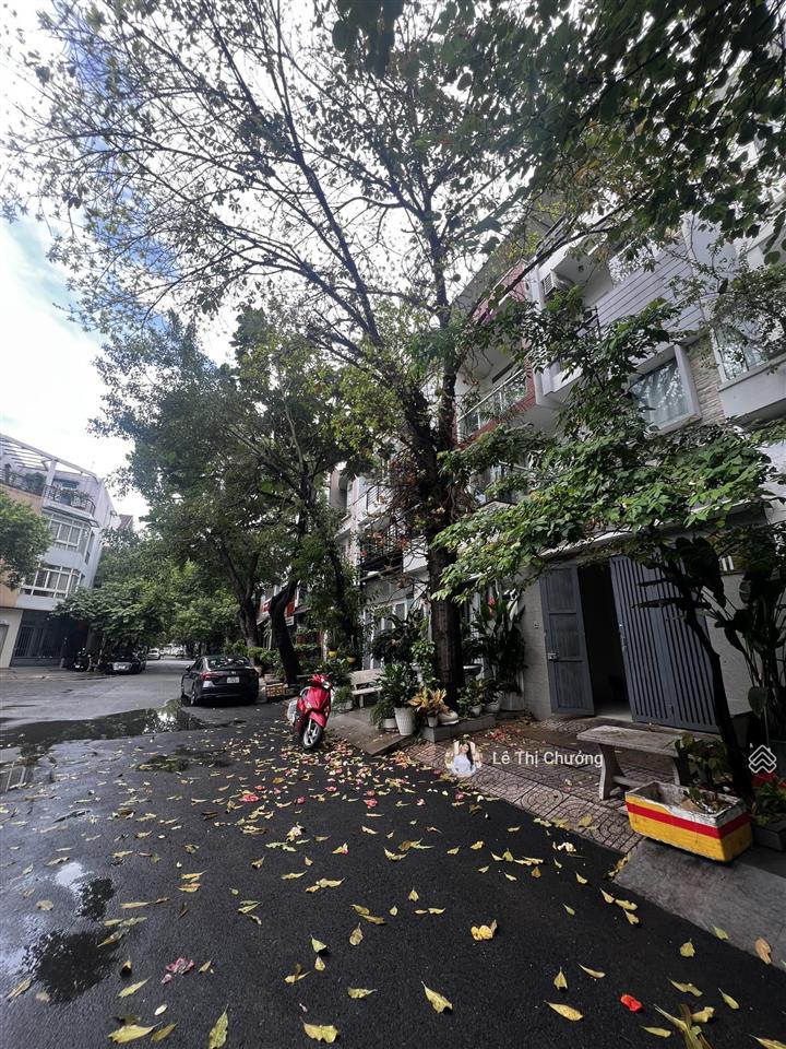 Bán nhà nguyễn thị thập quận 7, 75m2, ngang 4m, 3 tầng mới, đường 12m vỉa hè sát ga metro