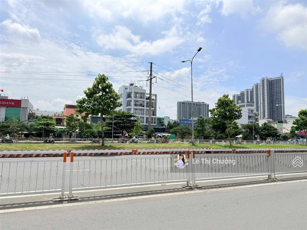 Bán nhà mt đại lộ nguyễn văn linh 180m2, ngang to hiếm 6x30, 15 phòng, sát kcx tân thuận quận 7