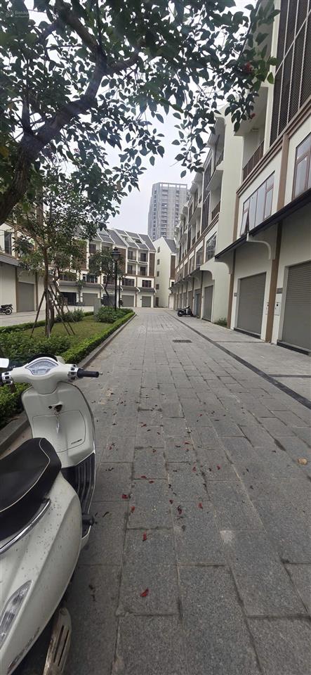 Bán căn liền kề lk4519 hinode royal park  vị trí đẹp đối diện vườn hoa, giá tốt nhất khu vực