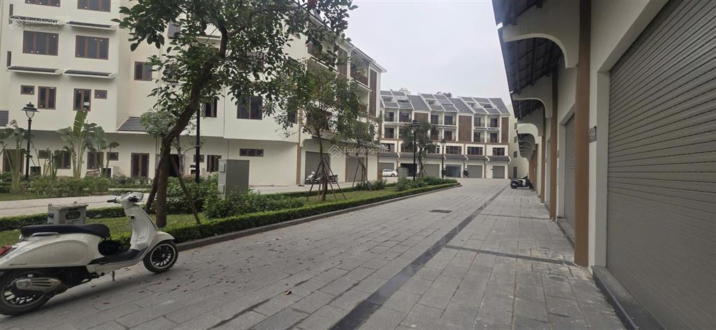 Bán căn liền kề lk4519 hinode royal park  vị trí đẹp đối diện vườn hoa, giá tốt nhất khu vực