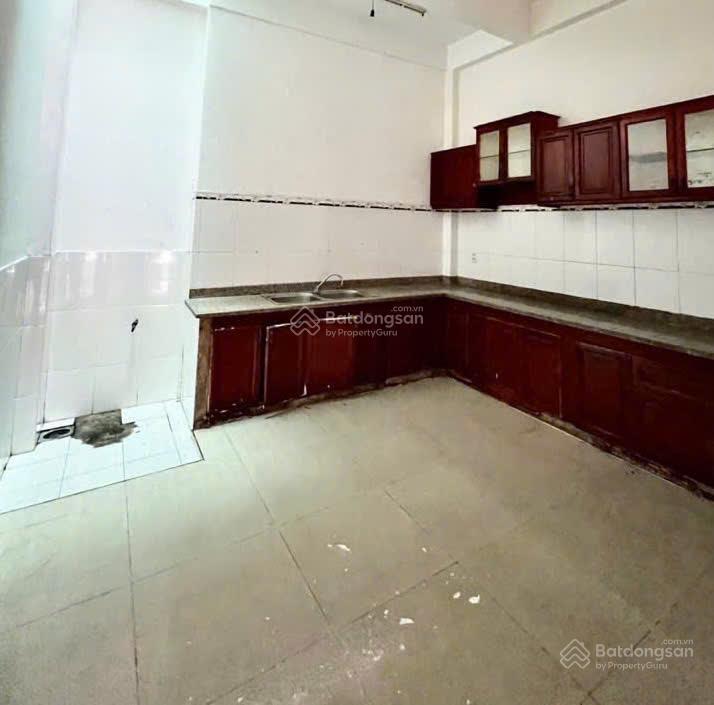 Bán nhà 3 tầng btct bình tân  200m2  10x20  chỉ 16.2 tỷ  hẻm 6m thông  giáp khu tên lửa