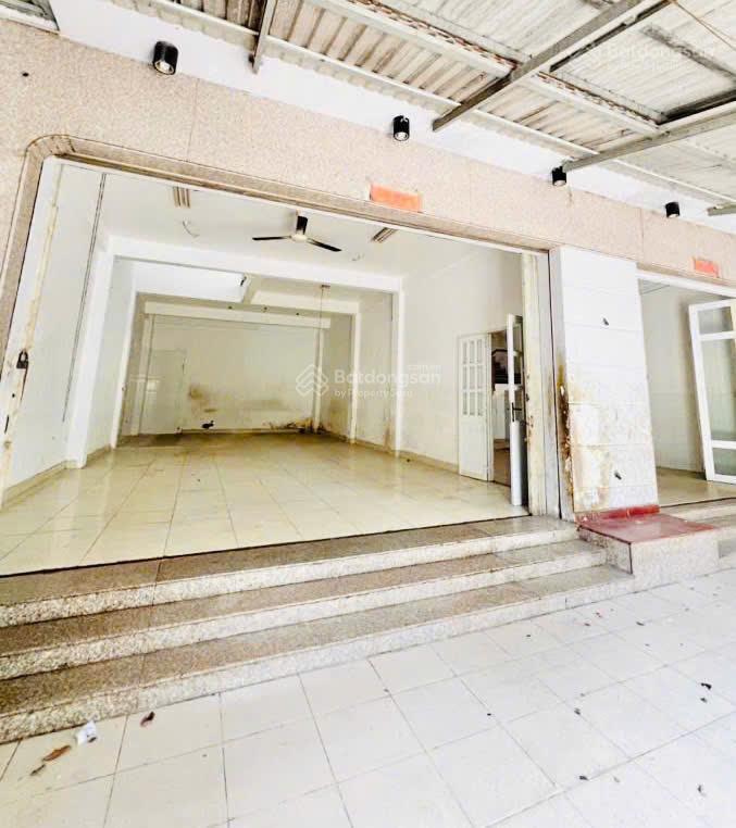 Bán nhà 3 tầng btct bình tân  200m2  10x20  chỉ 16.2 tỷ  hẻm 6m thông  giáp khu tên lửa