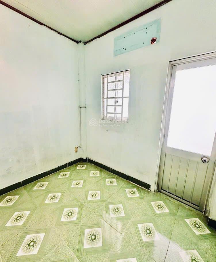 Bán nhà nở hậu 24m2  2pn 2wc ban công  2.768 tỷ  luỹ bán bích  quận tân phú  hoàn công đầy đủ