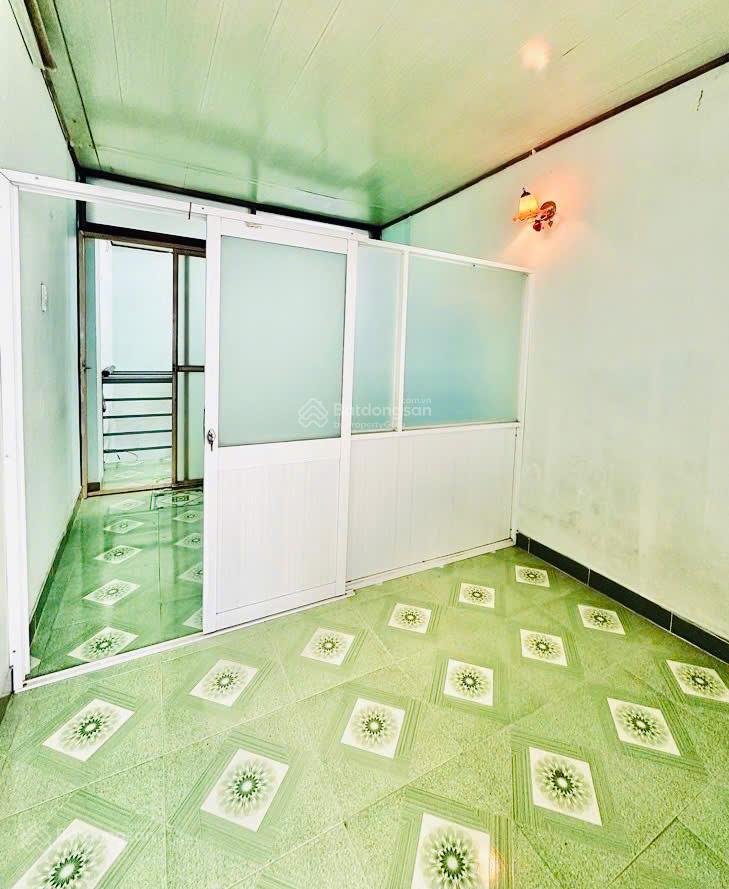 Bán nhà nở hậu 24m2  2pn 2wc ban công  2.768 tỷ  luỹ bán bích  quận tân phú  hoàn công đầy đủ