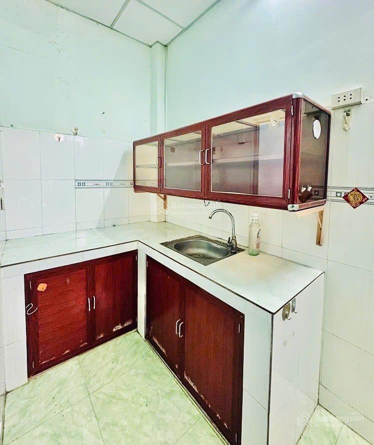 Bán nhà nở hậu 24m2  2pn 2wc ban công  2.768 tỷ  luỹ bán bích  quận tân phú  hoàn công đầy đủ