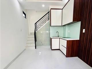 Nhà 2 tầng  nở hậu 18m²  2pn 2wc ban công  âu cơ  chỉ 2.x tỷ  hẻm thông  tân phú  hoàn công