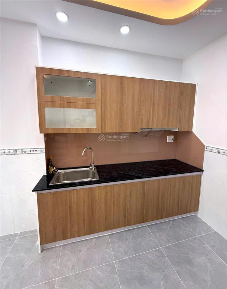Có pn trệt  2 tầng bình tân  3pn 3wc ban công  hẻm xe hơi 4m  tỉnh lộ 10  5,35 tỷ  hoàn công