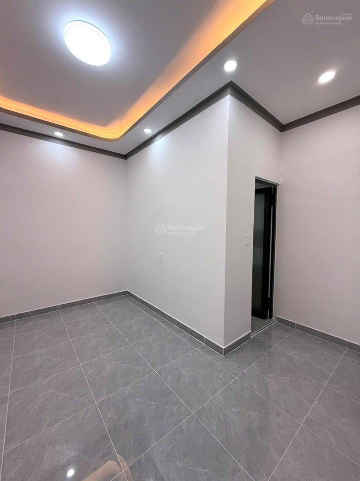 Có pn trệt  2 tầng bình tân  3pn 3wc ban công  hẻm xe hơi 4m  tỉnh lộ 10  5,35 tỷ  hoàn công