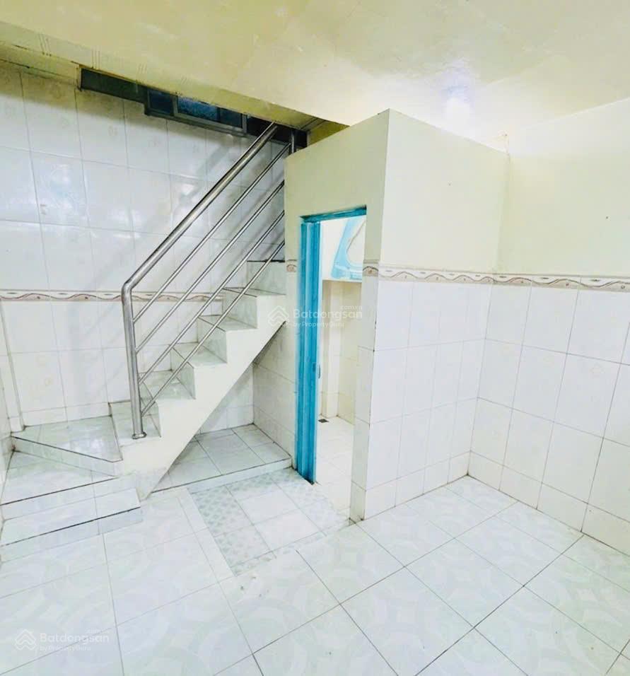 Nhà 3 tầng btct  nở hậu  3 phòng ngủ  hoàn công  tháp mười q6  3,1 tỷ  giáp q5 & q11