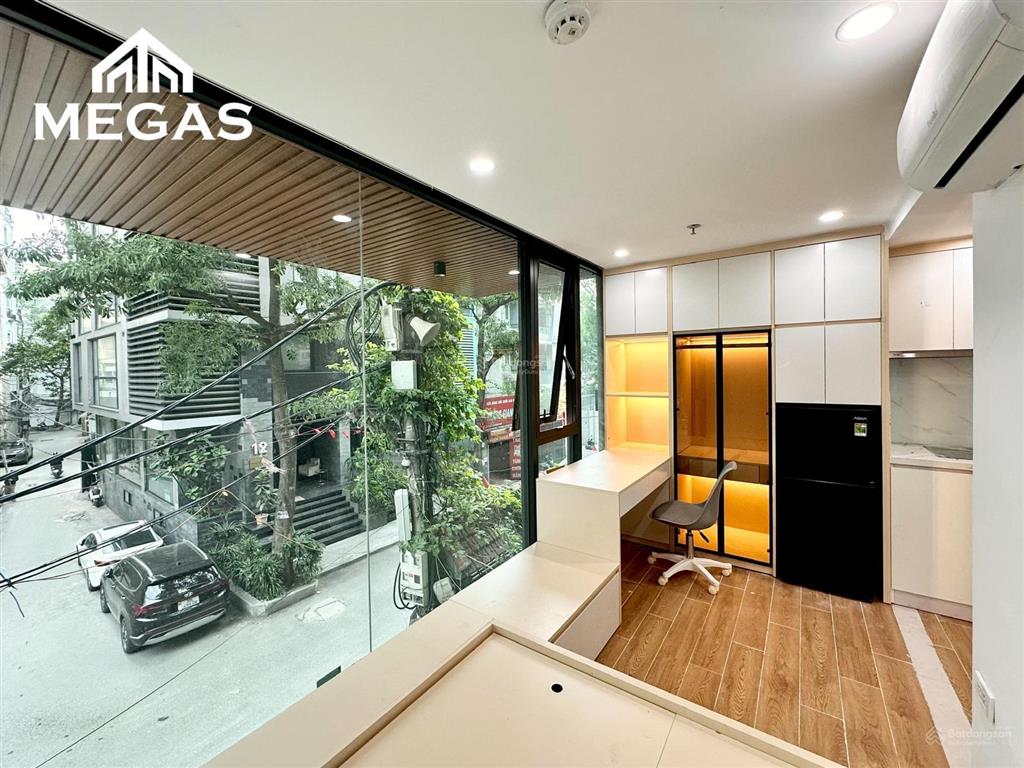 Ô tô,1n1k, nhà mới,ngay gần cầu giấy giặt sấy ban công lớn, có giảm giá 10% cho tháng sinh viên