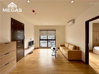 1 ngủ 1 khách  cách mặt tây hồ 50m, 2 phút đi bộ  nhà mới đủ đồ từ a  z, có bãi đỗ ô tô gần nhà