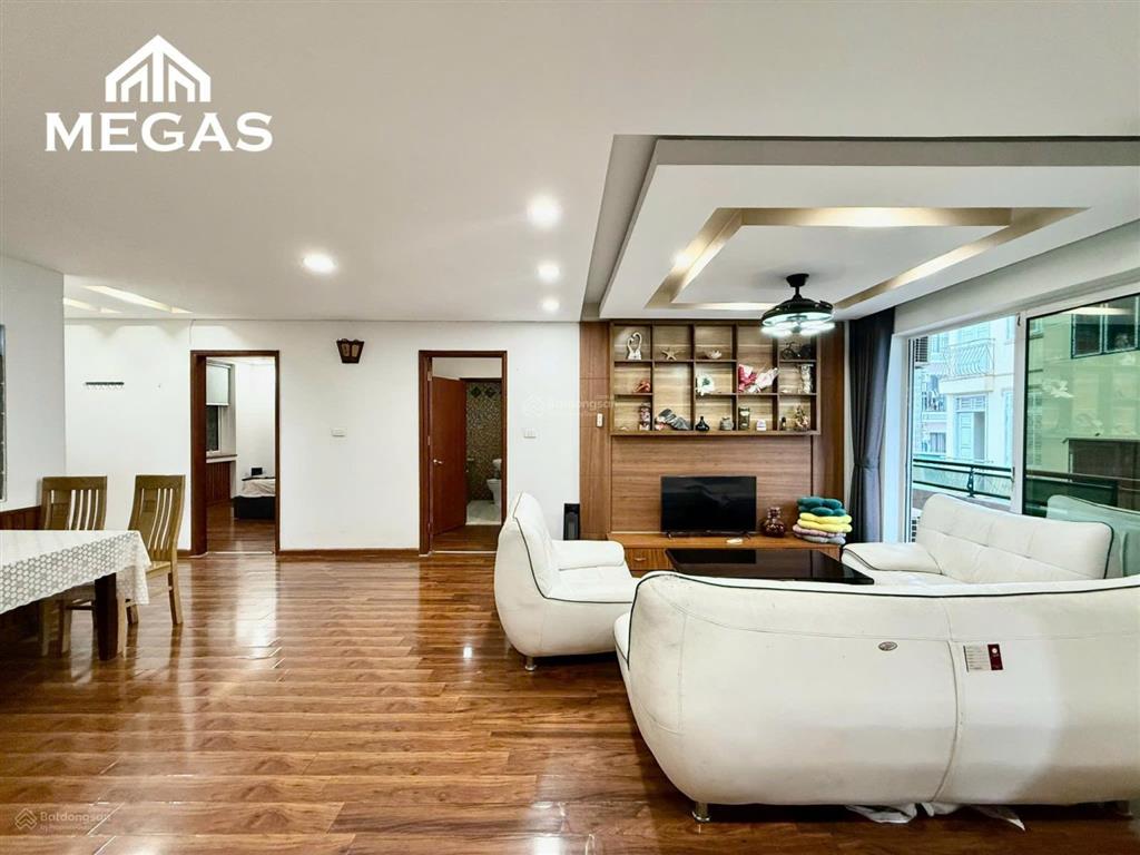 2n 2wc lạc long quân, 50m ra hồ tây, ô tô đỗ cửa, ban công rộng máy giặt riêng chủ hỗ trợ decor
