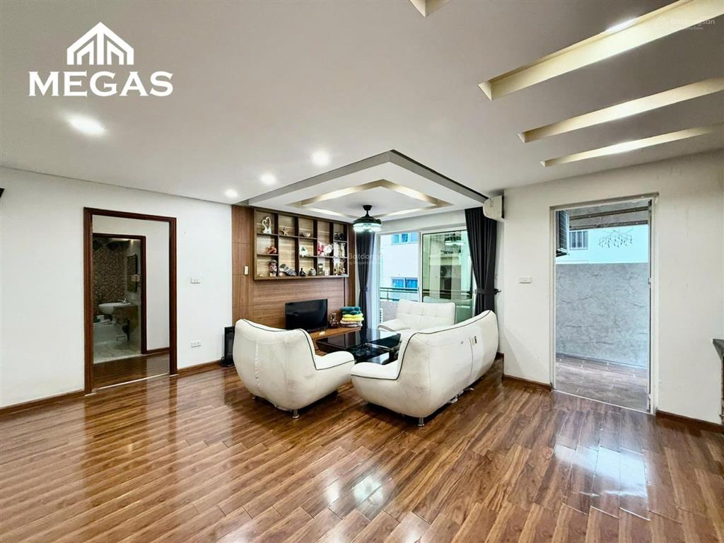 2n 2wc lạc long quân, 50m ra hồ tây, ô tô đỗ cửa, ban công rộng máy giặt riêng chủ hỗ trợ decor