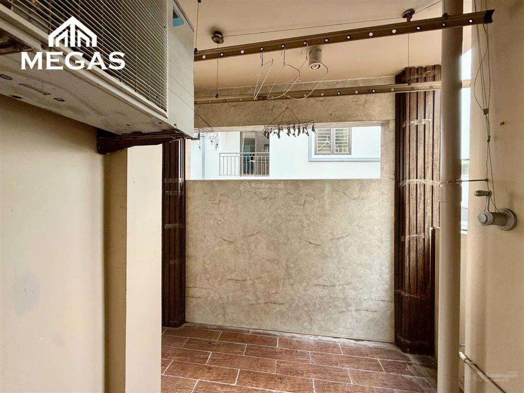 2n 2wc lạc long quân, 50m ra hồ tây, ô tô đỗ cửa, ban công rộng máy giặt riêng chủ hỗ trợ decor