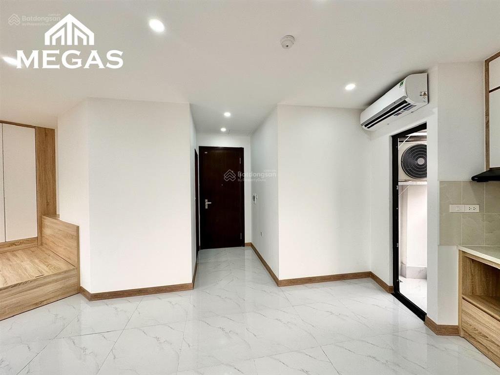 New, ô tô đỗ, đối diện sư phạm, giá 6 triệu, bancol, ngay xuân thuỷ cầu giấy