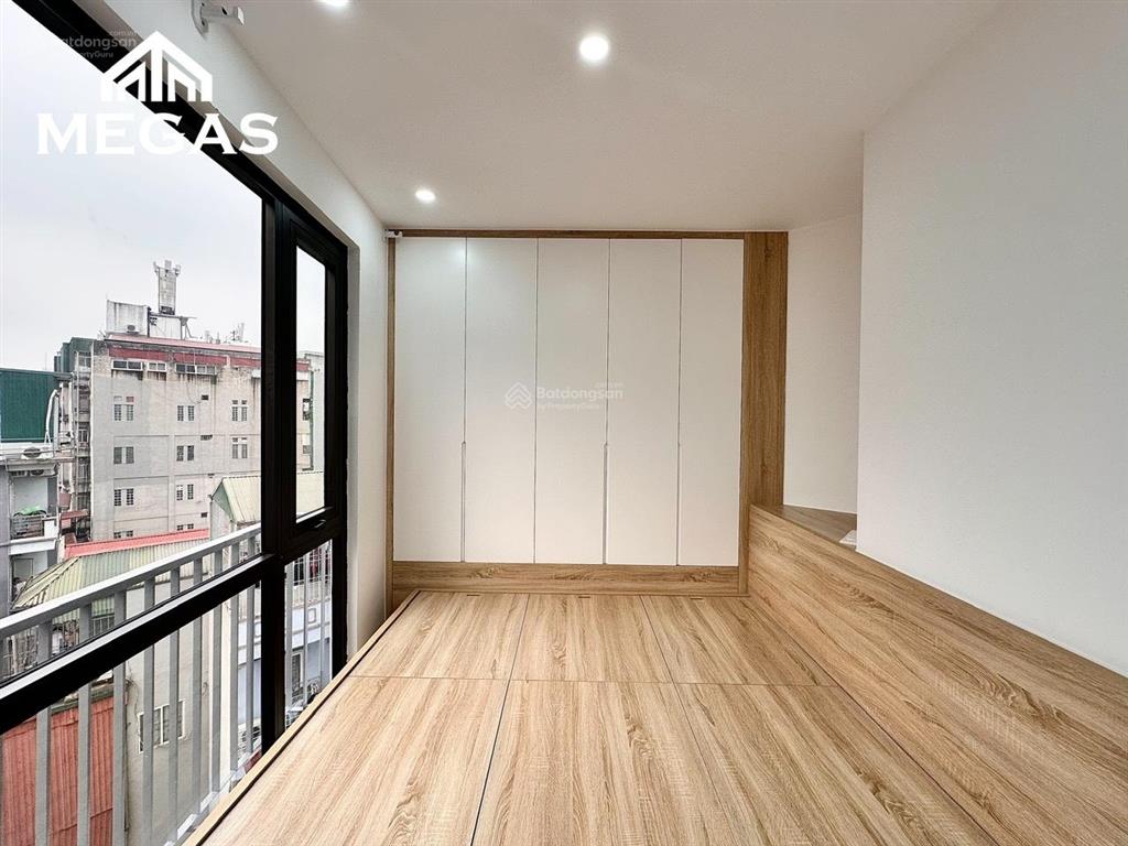 New, ô tô đỗ, đối diện sư phạm, giá 6 triệu, bancol, ngay xuân thuỷ cầu giấy