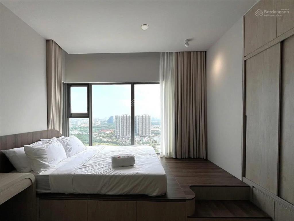 Hiếm, ô tô đỗ cửa đối diện sư phạm 50m ra mặt đường lớn , 2n1k full nội thất bancol cầu giấy