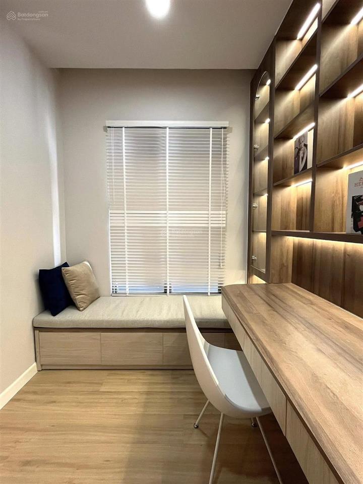 Hiếm, ô tô đỗ cửa đối diện sư phạm 50m ra mặt đường lớn , 2n1k full nội thất bancol cầu giấy