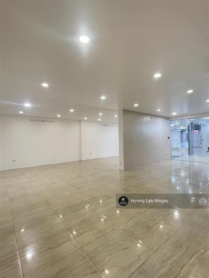 Mbkd văn phòng hiếm! chính chủ 180m2 bàn giao setup, thoải mái thời gian ô tô tránh nhau ở tây hồ