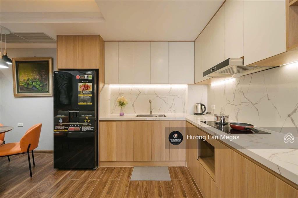 2 phút tới mặt hồ, nhà 1n1k mới ô tô đỗ cửa full nội thất, ngay lotte mall tây hồ