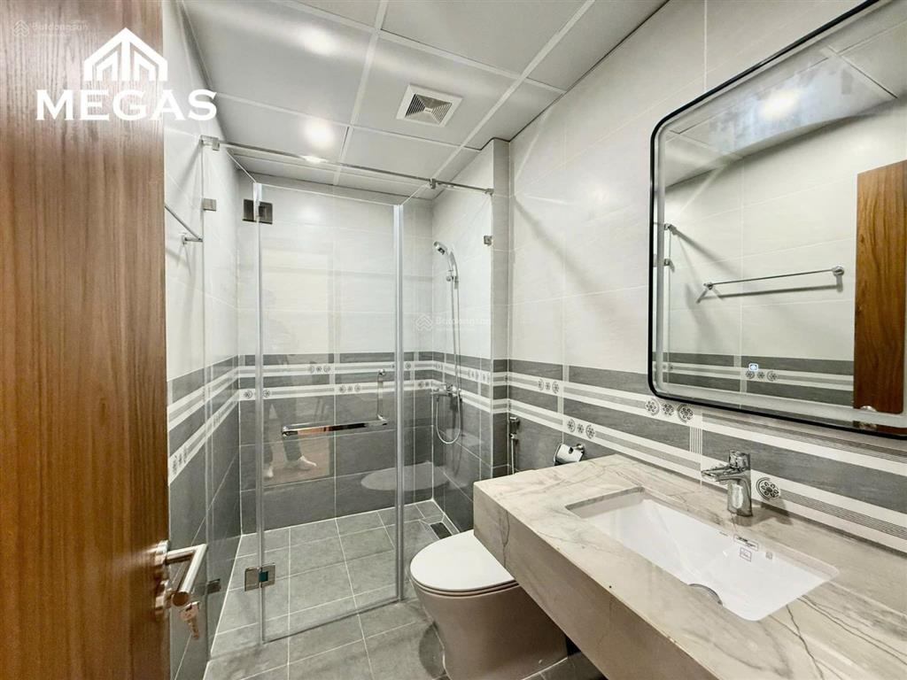 Căn hộ 1 ngủ 1 khách ô tô đỗ cửa  50m2  ngay vòng xuyến công trường dân chủ  nhà mới tinh