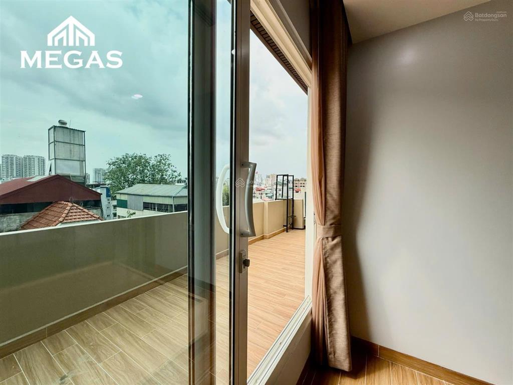 Căn hộ 1 ngủ 1 khách ô tô đỗ cửa  50m2  ngay vòng xuyến công trường dân chủ  nhà mới tinh