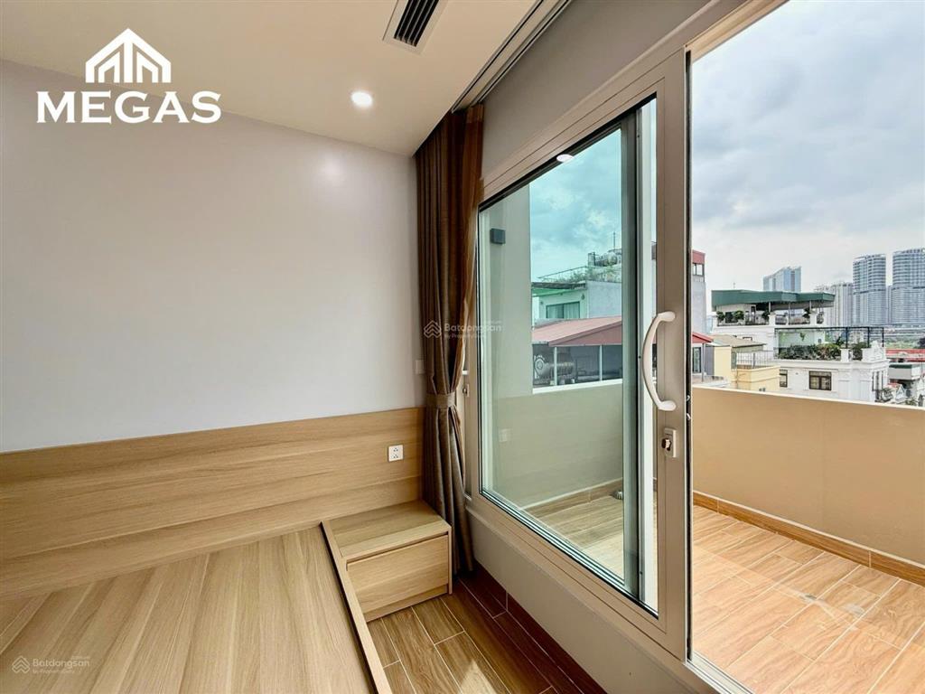 Căn hộ 1 ngủ 1 khách ô tô đỗ cửa  50m2  ngay vòng xuyến công trường dân chủ  nhà mới tinh