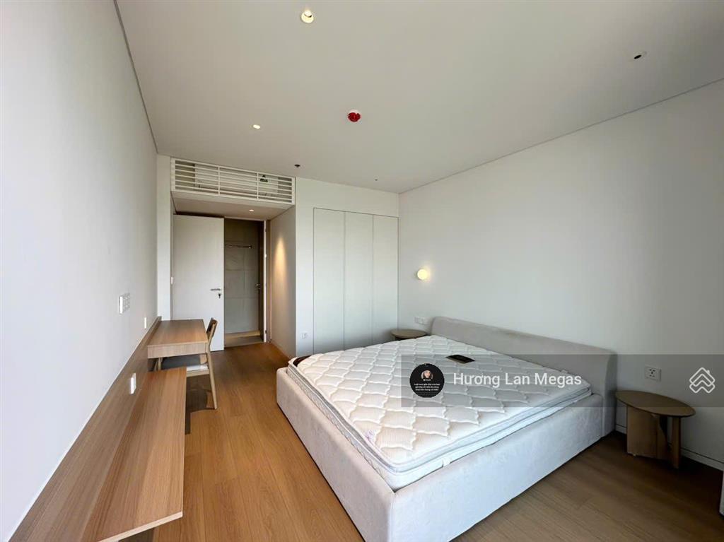 Luxury serviced apartment for rent in west lake hanoi | lake view | 50m to west lake