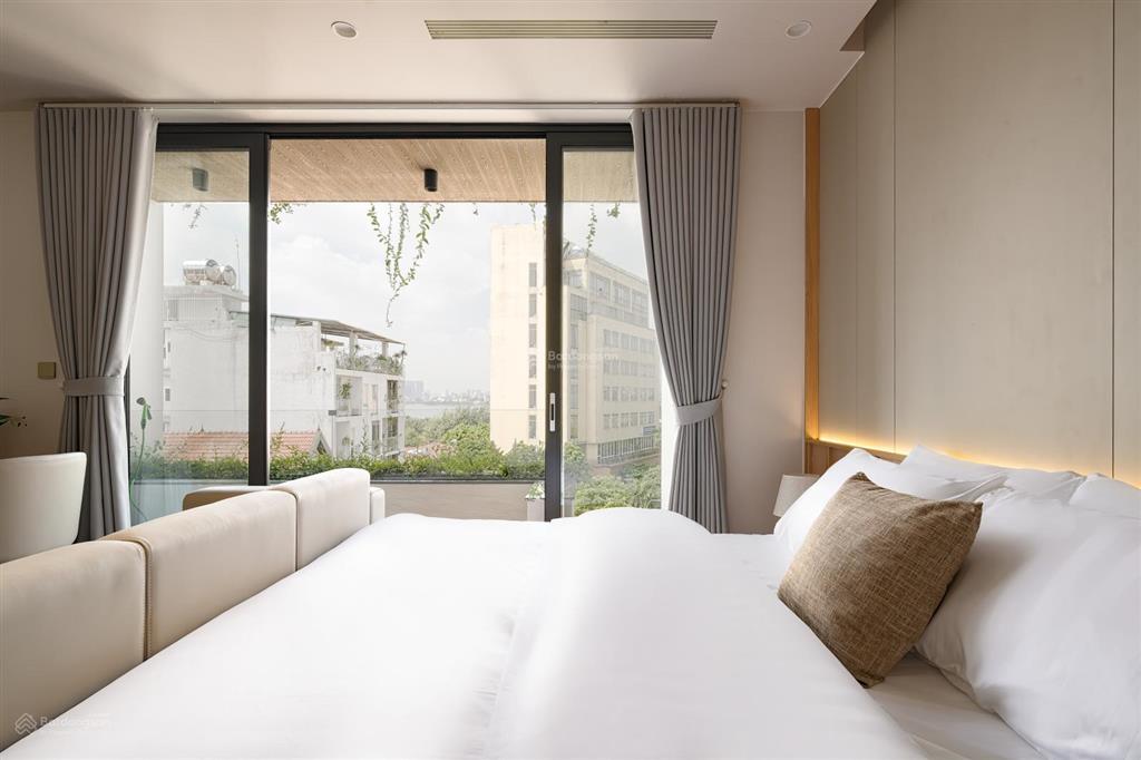 View hồ, full nội thất cao cấp ô tô đỗ cửa, ban công to gần thung lũng hoa hồ tây