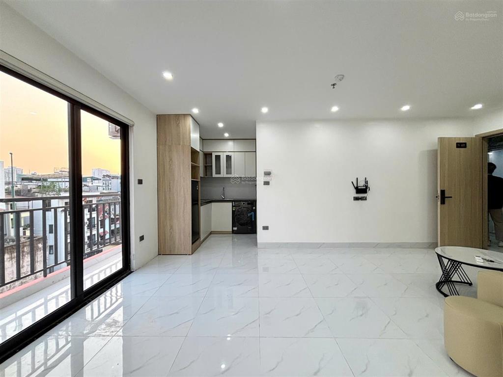 45m2 ô tô đỗ cửa  ngay gần phạm văn đồng, full nội thất ban công nhà mới tinh tại xuân đỉnh