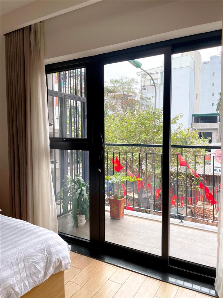 Mặt phố đội cấn, ô tô đỗ cửa  cho thuê ccmn studio, 1n1k full nội thất tại tại ngọc hà ba đình