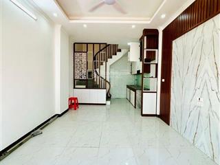 Ô tô đỗ cổng, thạch bàn, long biên 40m² 5 tầng 6.5 tỷ có tl