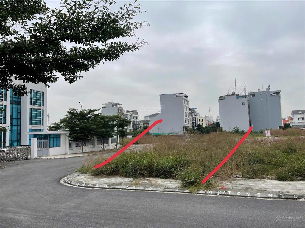 Giảm giá bán nhanh lô góc hướng đông nam siêu đẹp đường lê hồng phong sau mdm