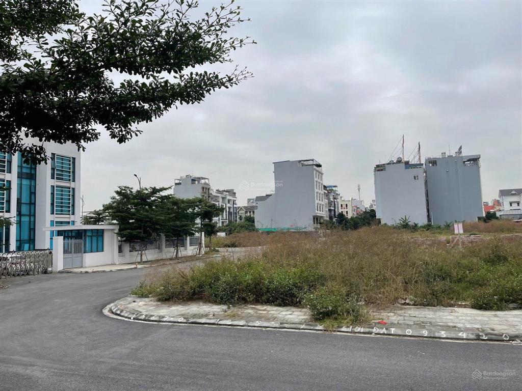 Giảm giá bán nhanh lô góc hướng đông nam siêu đẹp đường lê hồng phong sau mdm