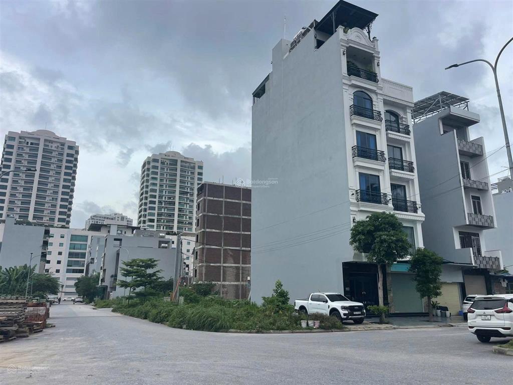 Bán lô góc đường rộng 30m giá 10 tỷ đường lê hồng phong sau bigc