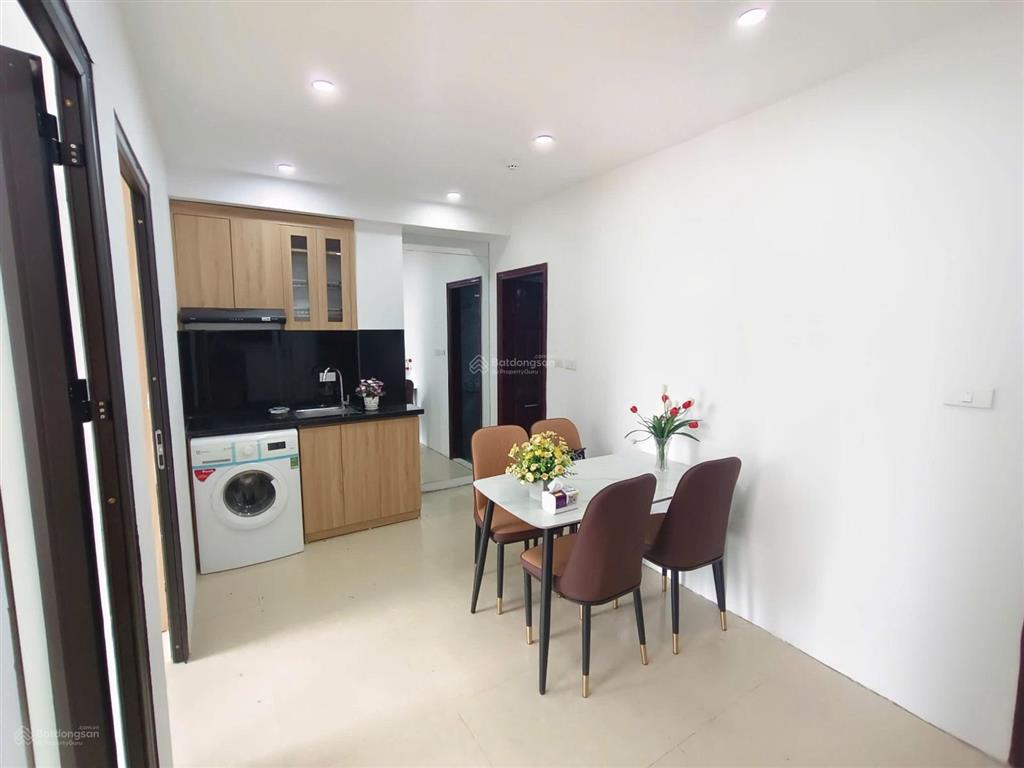 Cho thuê căn hộ 2pn mặt đường trung kính diện tích 50m2