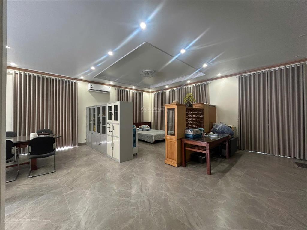 Cho thuê căn thông mặt phố đi bộ vũ yên, full nội thất, giá hời thị trường