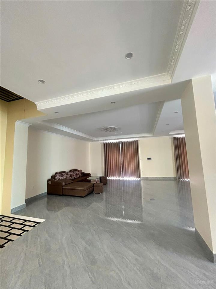 Cho thuê căn thông mặt phố đi bộ vũ yên, full nội thất, giá hời thị trường