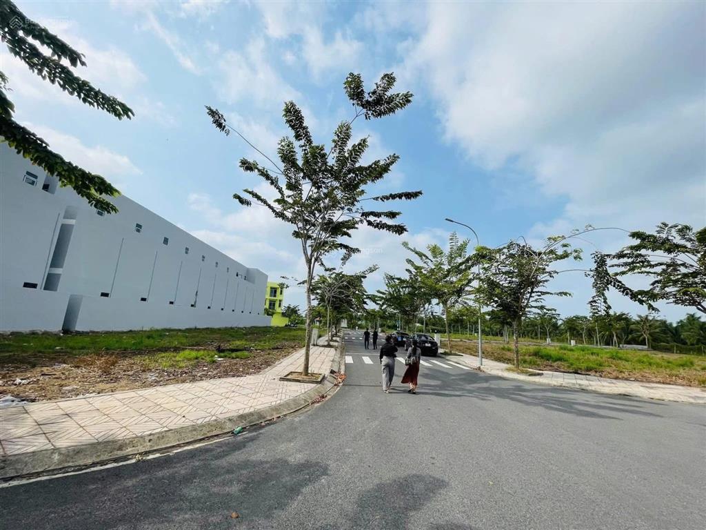 Đất nênnền trung tâm , đón đầu hạ tầng , gia tăng giá trị