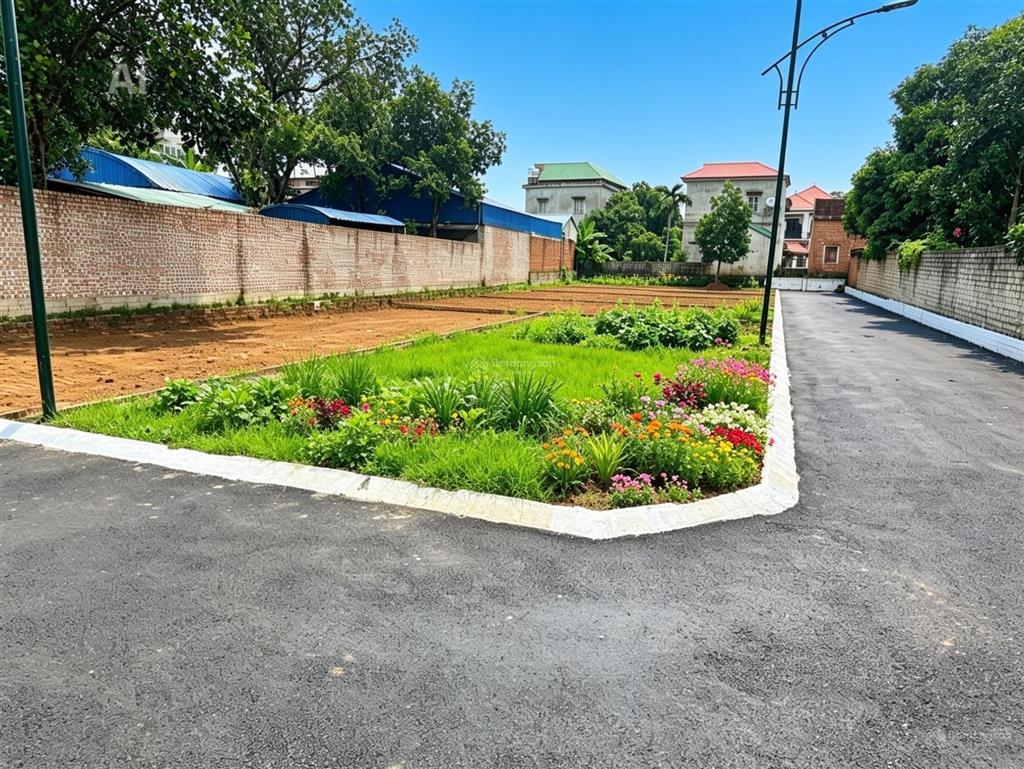 Cần bán gấp mảnh 100m2 vì không chịu được lãi xuất ngân hàng