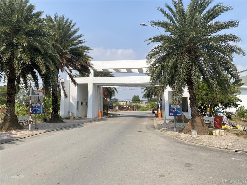 Lô góc ngay cổng centana, mặt tiền đường 16m, đối diện chung cư, tiện kinh doanh
