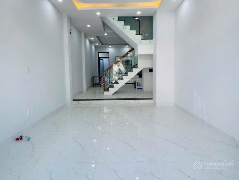 Nhà 3 tầng 4pn 5wc sổ hồng hoàn công, nhà mới ở ngay