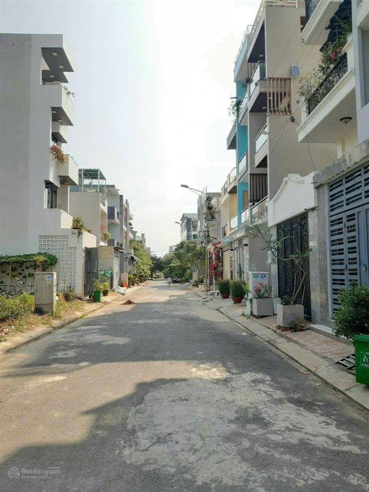 Đường 8m ô tô tránh, điện âm, dân cư hiện hữu xây được 5 tầng