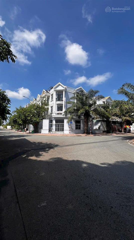 Cho thuê căn góc 2 mặt tiền, view công viên thoáng mát
