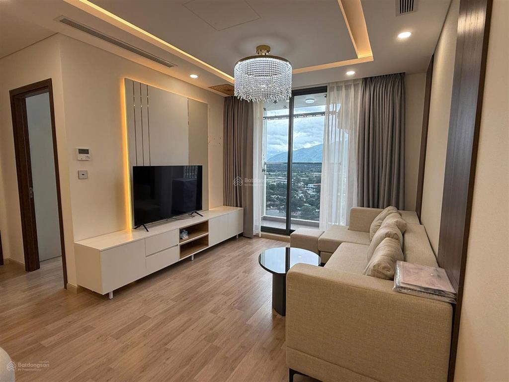 Hàng hiếm , căn 43 m2 , 1 pn , view sông , đối diện dự án sun , giá 3,1 tỷ nội thất cao cấp