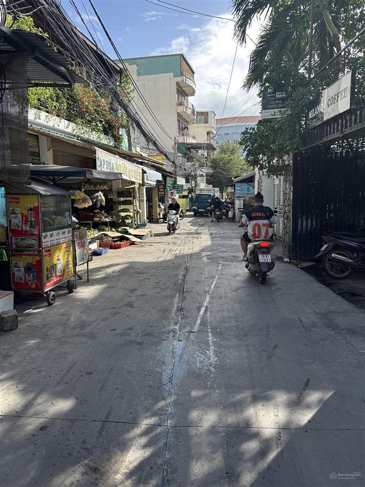 Mặt tiền đoàn trần nghiệp, nhà 3 tầng (108m2 ngang 4,6) cách biển hòn chồng 400m, giá 13,8 tỷ