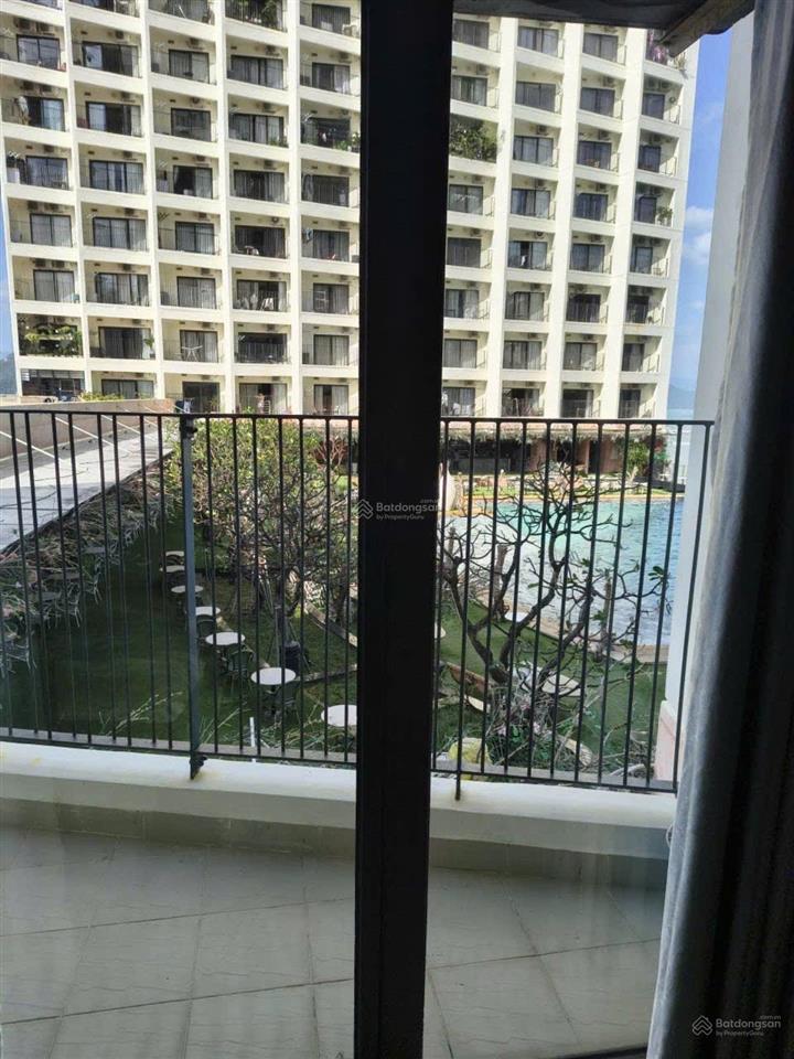 Rẻ nhất tòa ,căn studio 52m2 view xéo biển, toà nam tầng 14 trục 08, giá 4,9 tỷ, 0906 549 *** sơn