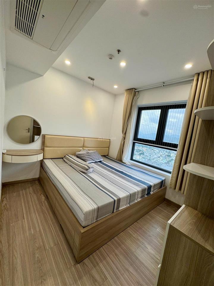 Bán căn hộ 74 m2, lầu cao, đầy đủ nội thất đẹp mới tinh giá 4,3 tỷ,  0906 549 *** sơn