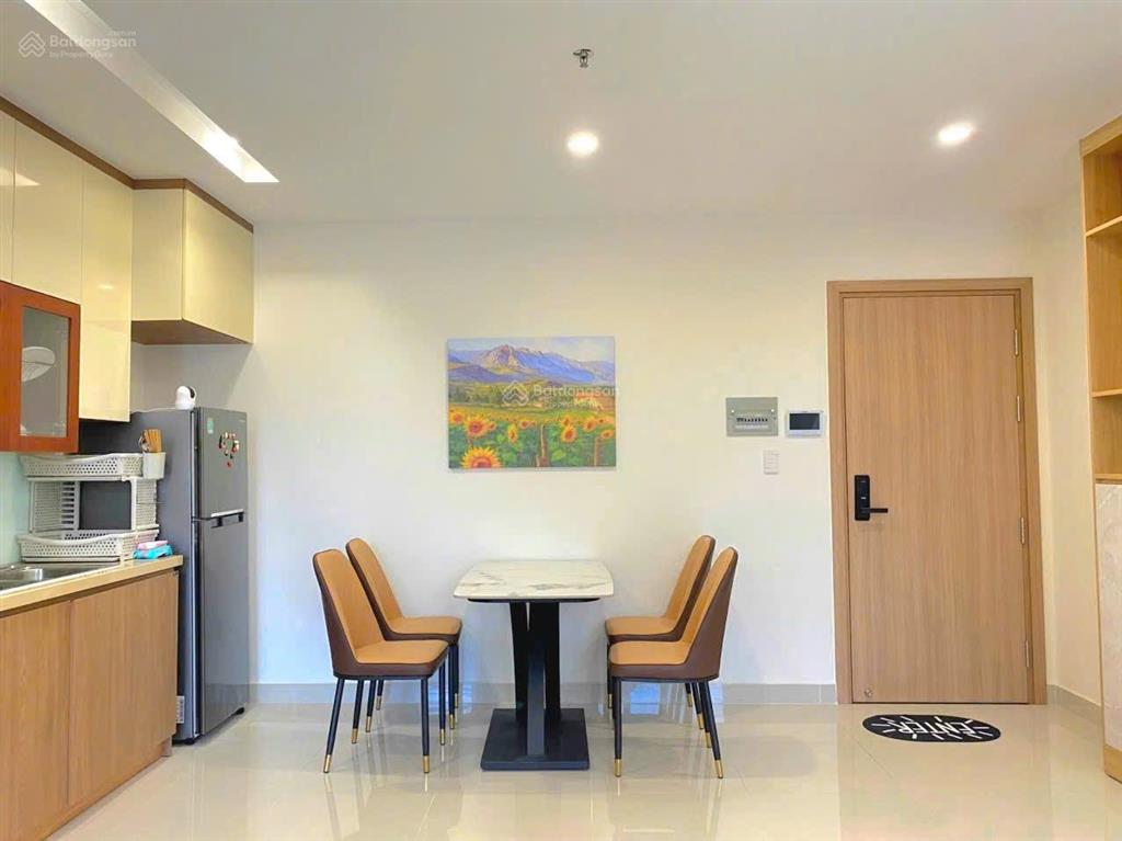 Bán căn 75,2m2, 2 pn, 2 wc, view hồ lầu 10, nội thất đẹp, giá 4 tỷ,  0906 549 *** sơn