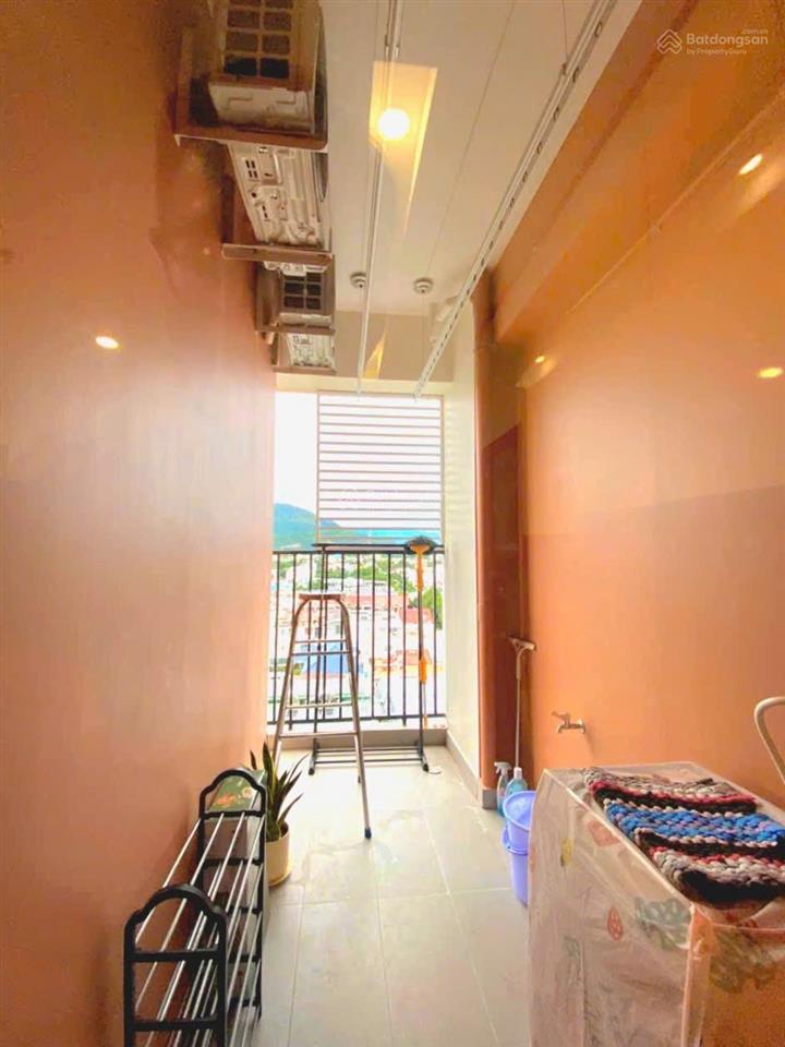 Bán căn 75,2m2, 2 pn, 2 wc, view hồ lầu 10, nội thất đẹp, giá 4 tỷ,  0906 549 *** sơn